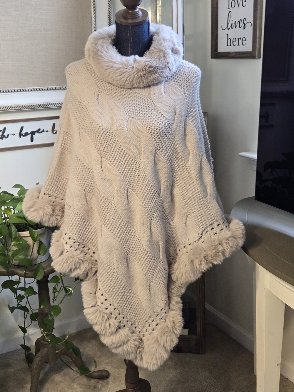 Soft Surroundings Cream Faux-Fur Trim Cable Knit Poncho